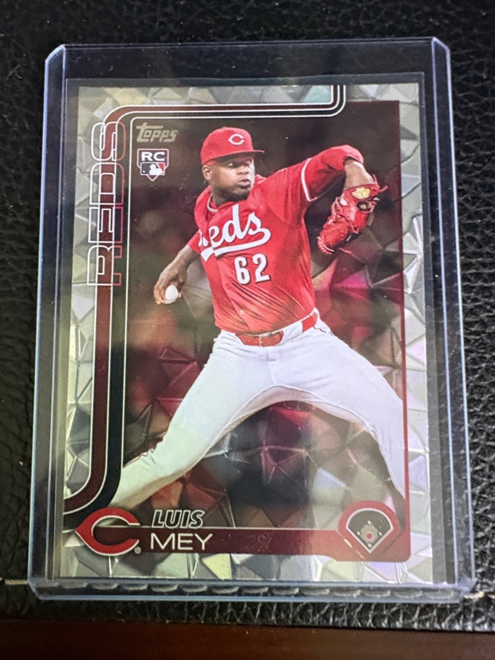 Topps 2025 Reds Luis Mey Rookie Card.